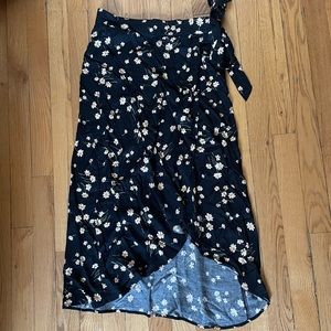 American Eagle tie skirt